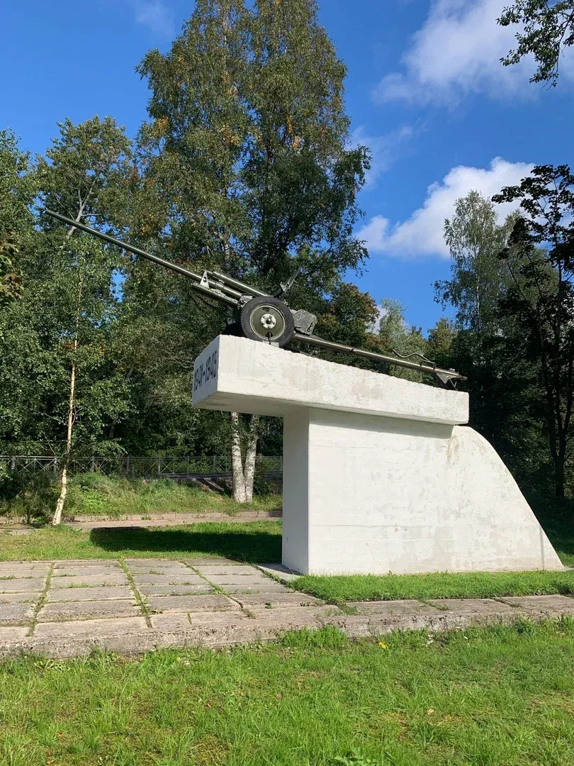 Памятник-орудие ЗиС-2 в Питкяранте