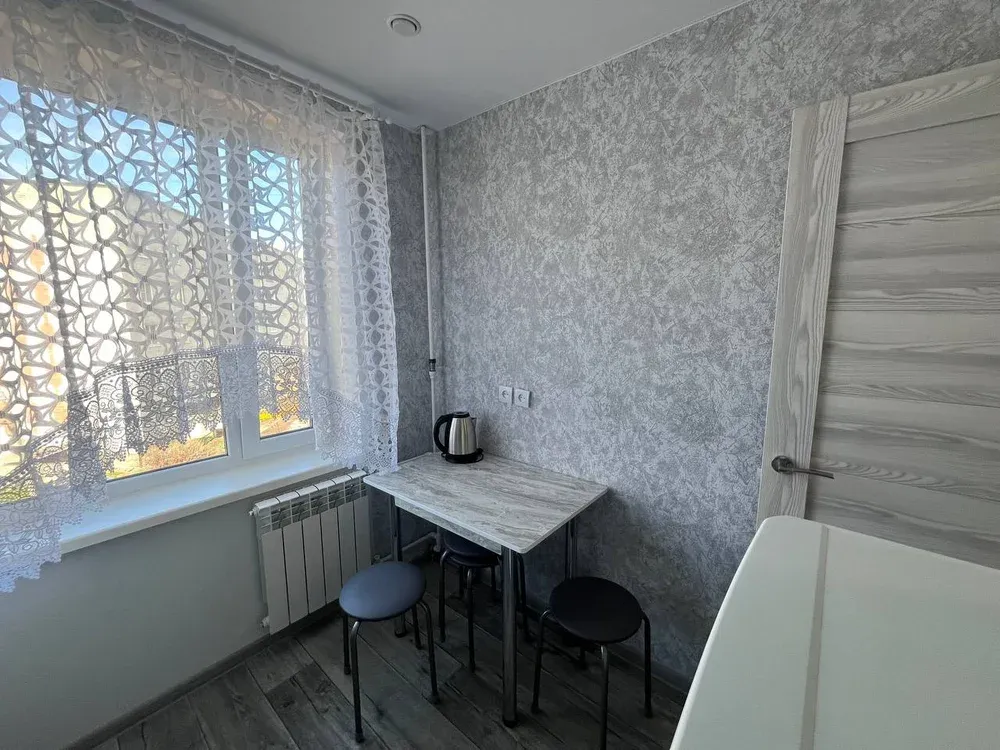 lenina251.webp