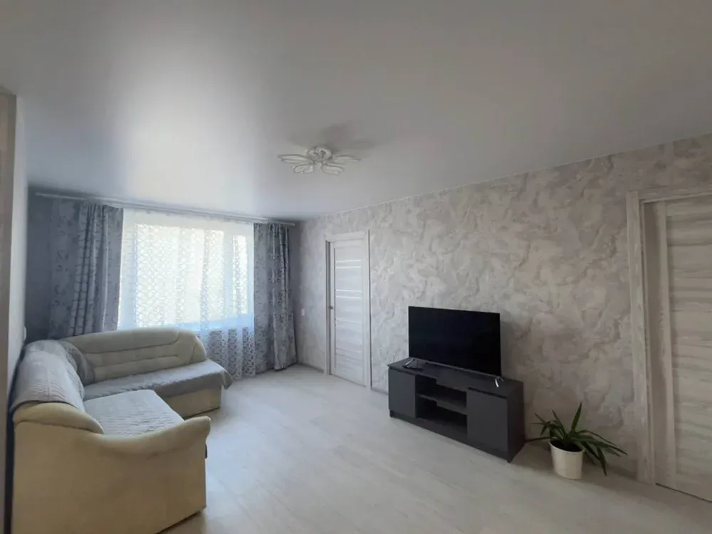lenina255.webp